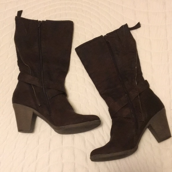 Zip Up Brown Heeled Boots - Picture 2 of 7